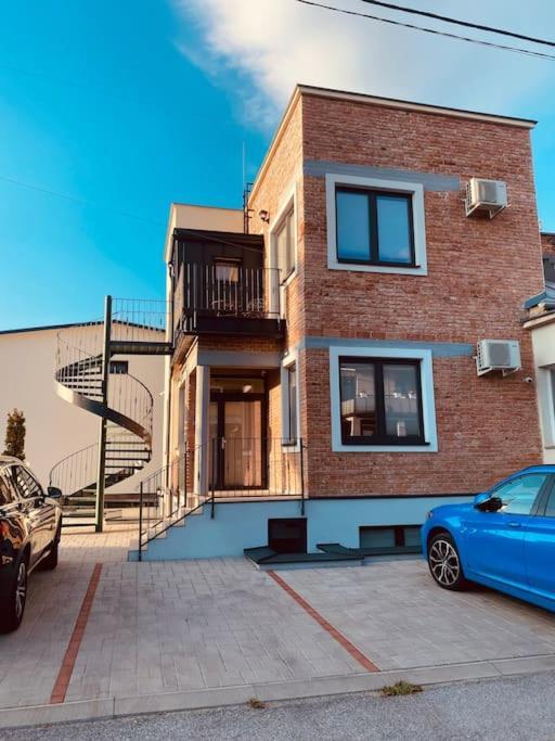 Dvojizbovy Apartman V Blizskom Centre Bardejova Luaran gambar