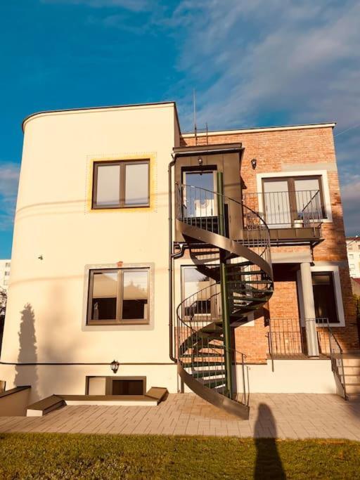 Dvojizbovy Apartman V Blizskom Centre Bardejova Luaran gambar